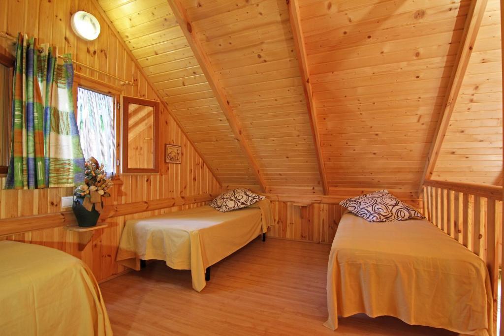 Camping Bungalow Serra De Prades Resort Vilanova de Prades Exterior foto